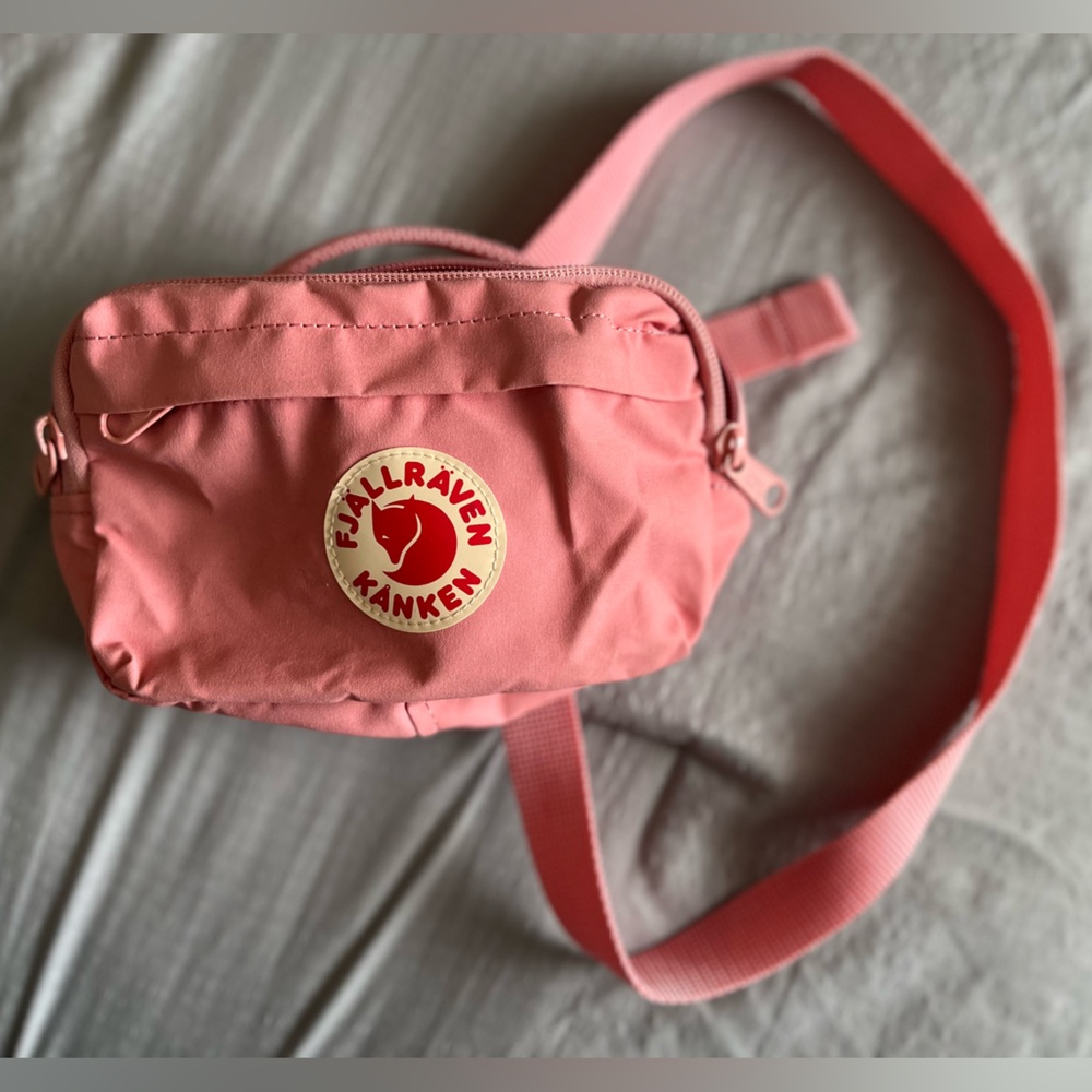 FJALLRAVEN KANKEN Hip Pack in Pink